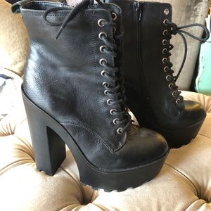Lace up Steve Madden boots
